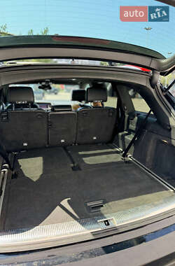 Внедорожник / Кроссовер Audi Q7 2012 в 