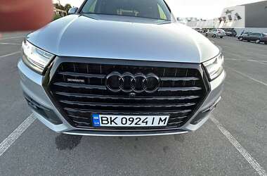 Позашляховик / Кросовер Audi Q7 2019 в Бучі