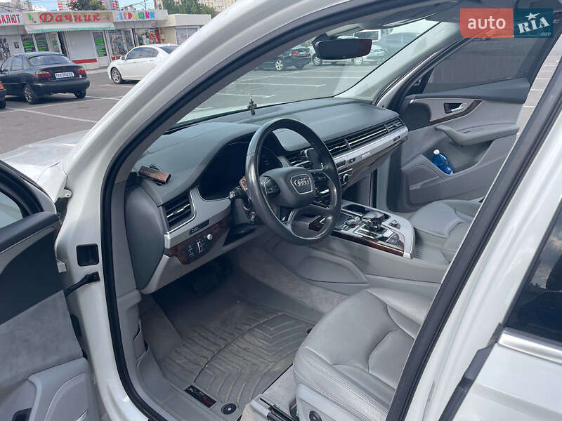 Внедорожник / Кроссовер Audi Q7 2017 в Харькове