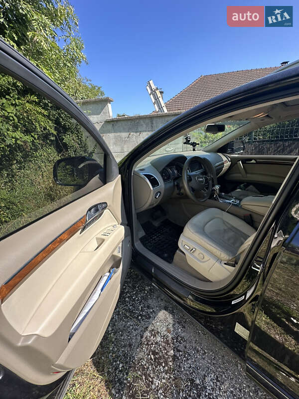 Позашляховик / Кросовер Audi Q7 2013 в Києві