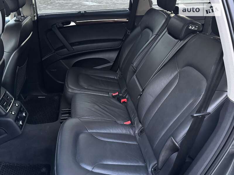 Внедорожник / Кроссовер Audi Q7 2012 в Луцке