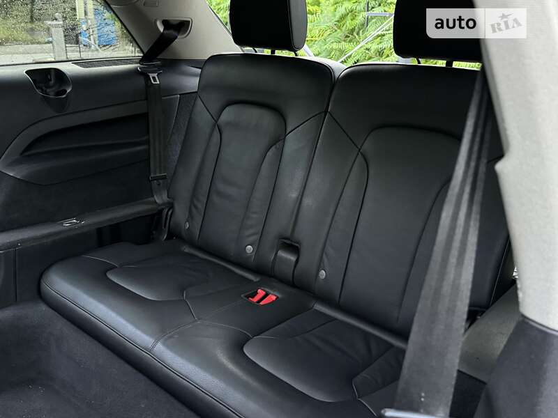 Внедорожник / Кроссовер Audi Q7 2012 в Луцке