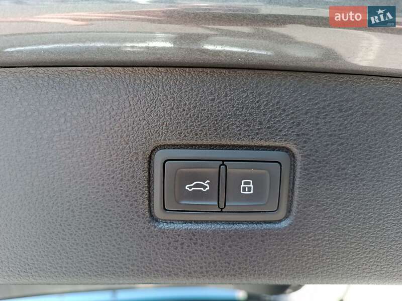 Позашляховик / Кросовер Audi Q7 2019 в Львові