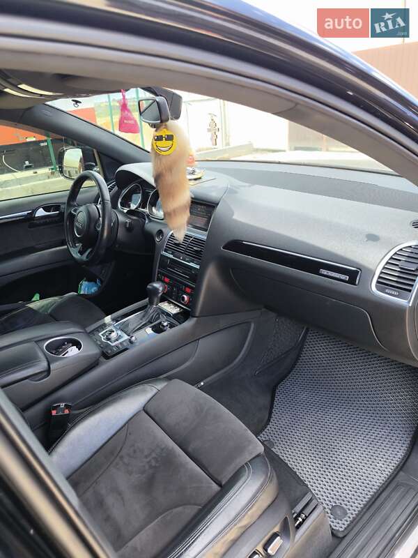 Внедорожник / Кроссовер Audi Q7 2012 в Одессе