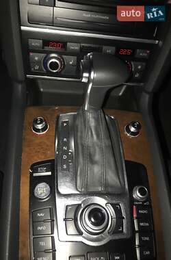 Позашляховик / Кросовер Audi Q7 2013 в 