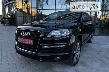 Внедорожник / Кроссовер Audi Q7 2015 в Киеве