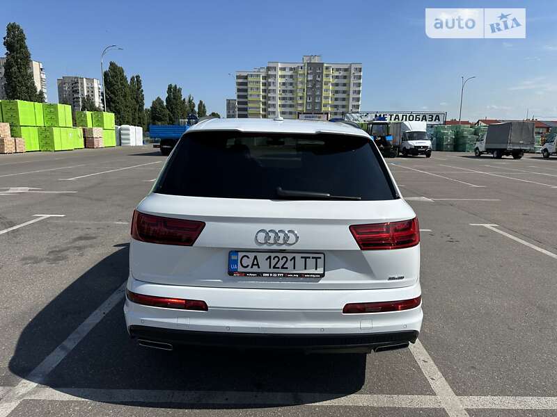 Позашляховик / Кросовер Audi Q7 2016 в Черкасах