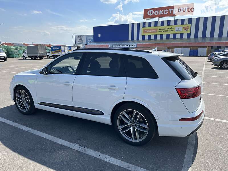Позашляховик / Кросовер Audi Q7 2016 в Черкасах