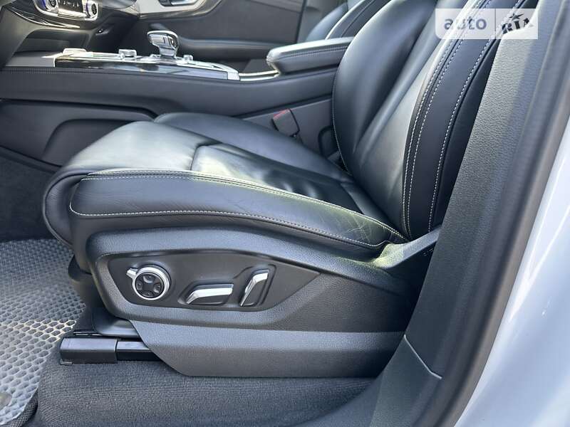 Позашляховик / Кросовер Audi Q7 2016 в Черкасах