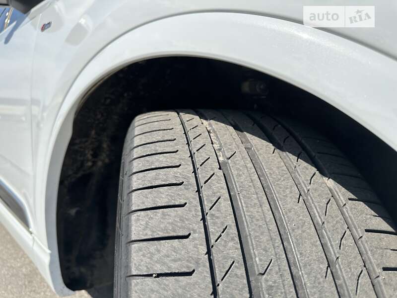 Позашляховик / Кросовер Audi Q7 2016 в Черкасах