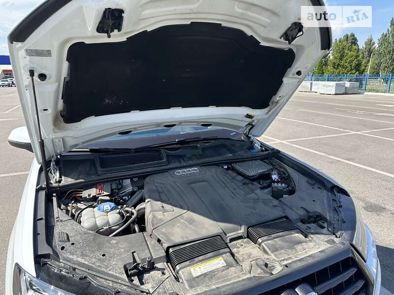 Позашляховик / Кросовер Audi Q7 2016 в Черкасах