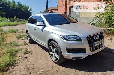 Позашляховик / Кросовер Audi Q7 2010 в Олександрії