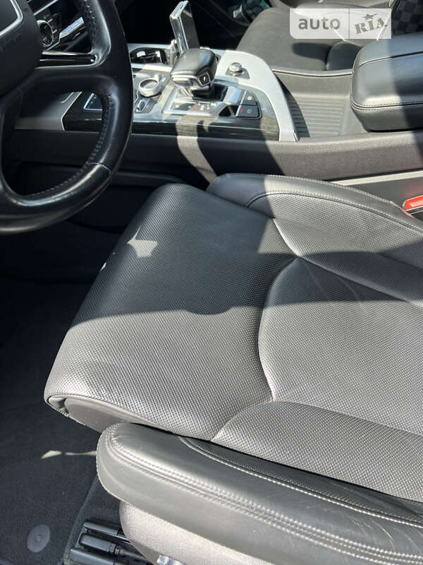 Позашляховик / Кросовер Audi Q7 2016 в Івано-Франківську