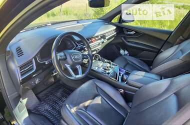 Позашляховик / Кросовер Audi Q7 2016 в 