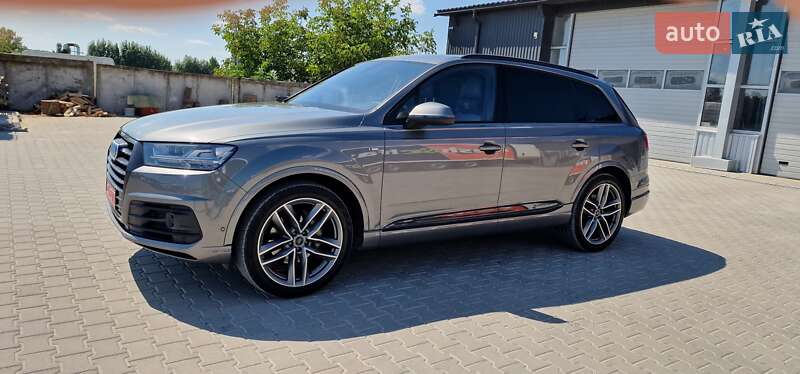 Позашляховик / Кросовер Audi Q7 2018 в Тернополі