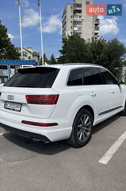 Внедорожник / Кроссовер Audi Q7 2016 в 