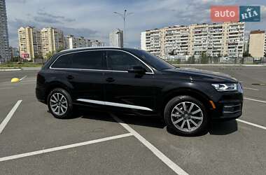 Внедорожник / Кроссовер Audi Q7 2016 в 