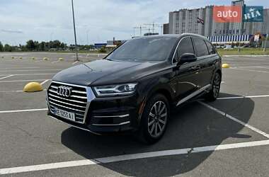 Внедорожник / Кроссовер Audi Q7 2016 в 