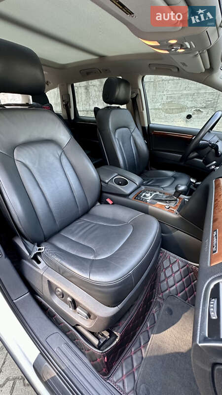 Позашляховик / Кросовер Audi Q7 2014 в Чернівцях
