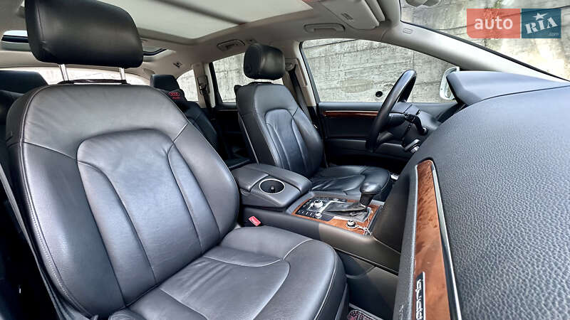 Позашляховик / Кросовер Audi Q7 2014 в Чернівцях