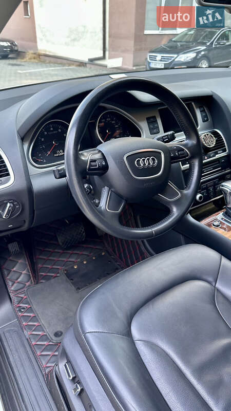 Позашляховик / Кросовер Audi Q7 2014 в Чернівцях