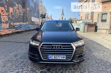 Внедорожник / Кроссовер Audi Q7 2017 в 