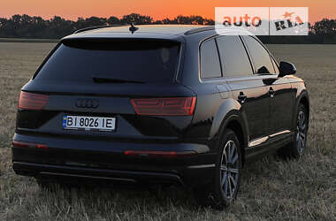 Позашляховик / Кросовер Audi Q7 2017 в Лубнах