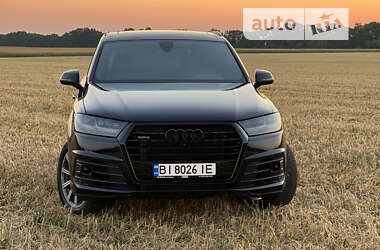 Позашляховик / Кросовер Audi Q7 2017 в Лубнах