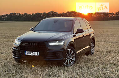 Позашляховик / Кросовер Audi Q7 2017 в Лубнах