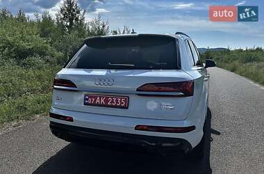 Позашляховик / Кросовер Audi Q7 2020 в 