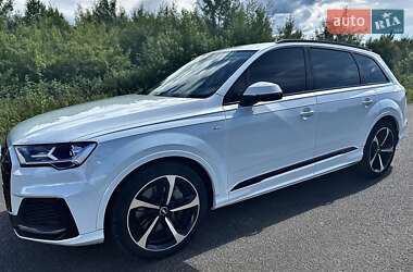 Позашляховик / Кросовер Audi Q7 2020 в 