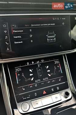 Позашляховик / Кросовер Audi Q7 2020 в 