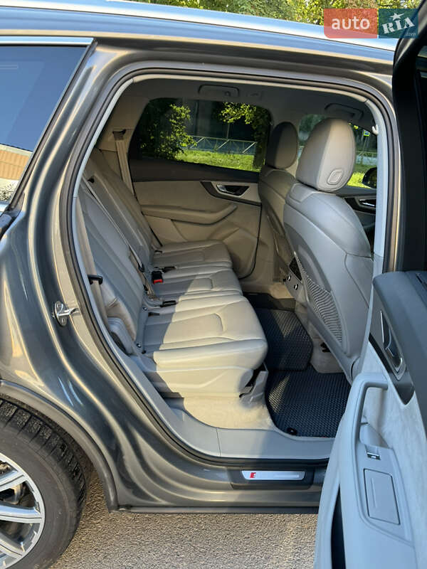 Внедорожник / Кроссовер Audi Q7 2015 в Каменец-Подольском