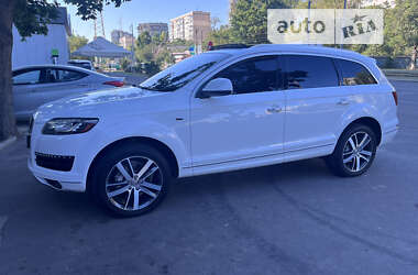 Внедорожник / Кроссовер Audi Q7 2010 в 
