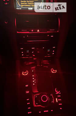 Внедорожник / Кроссовер Audi Q7 2010 в 