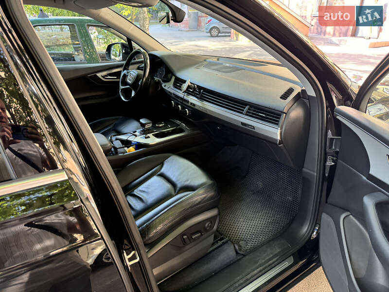 Внедорожник / Кроссовер Audi Q7 2016 в Киеве