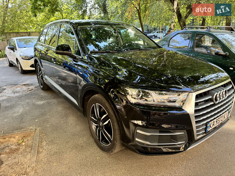 Внедорожник / Кроссовер Audi Q7 2016 в Киеве
