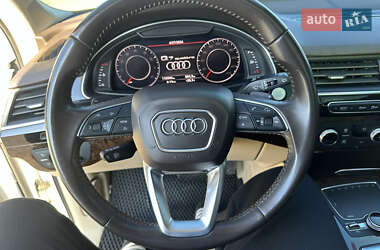 Внедорожник / Кроссовер Audi Q7 2017 в 