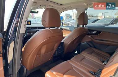 Внедорожник / Кроссовер Audi Q7 2017 в 