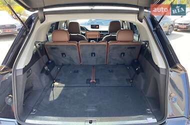 Внедорожник / Кроссовер Audi Q7 2017 в 