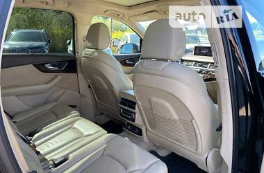 Позашляховик / Кросовер Audi Q7 2017 в 