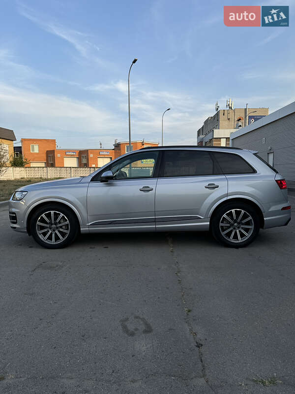 Позашляховик / Кросовер Audi Q7 2018 в Сумах