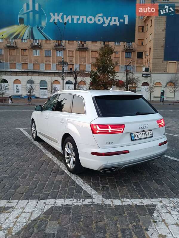 Позашляховик / Кросовер Audi Q7 2017 в Харкові