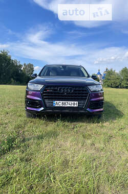 Внедорожник / Кроссовер Audi Q7 2017 в Нововолынске