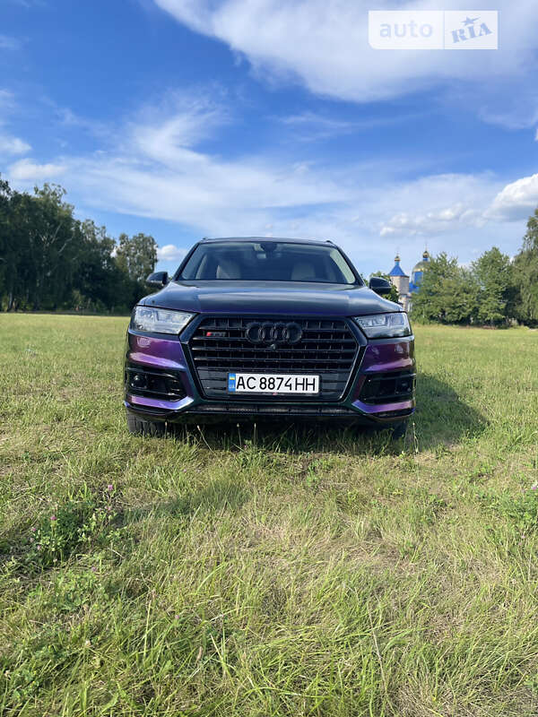 Позашляховик / Кросовер Audi Q7 2017 в 