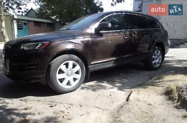 Внедорожник / Кроссовер Audi Q7 2010 в 