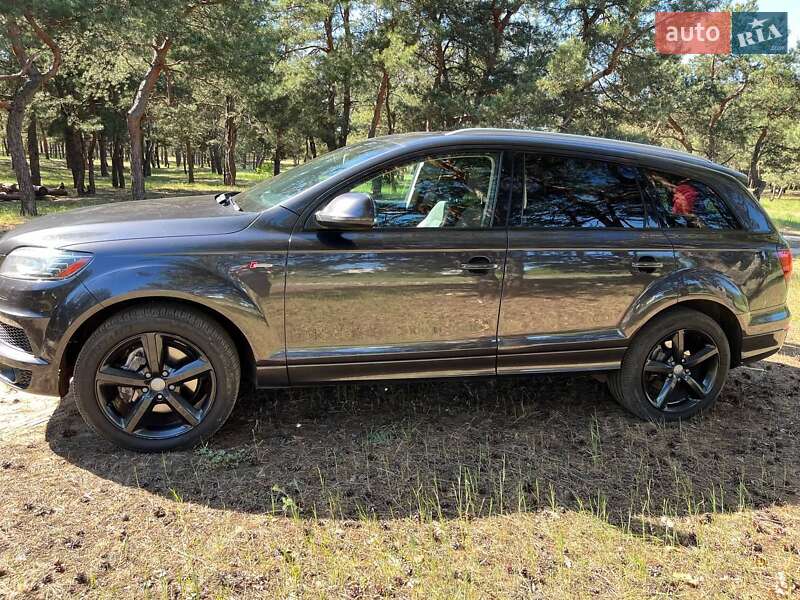 Внедорожник / Кроссовер Audi Q7 2012 в Павлограде
