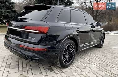 Внедорожник / Кроссовер Audi Q7 2020 в 