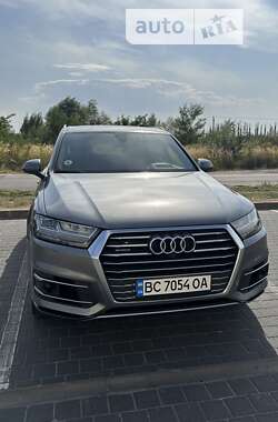 Позашляховик / Кросовер Audi Q7 2016 в Львові