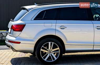 Позашляховик / Кросовер Audi Q7 2012 в 